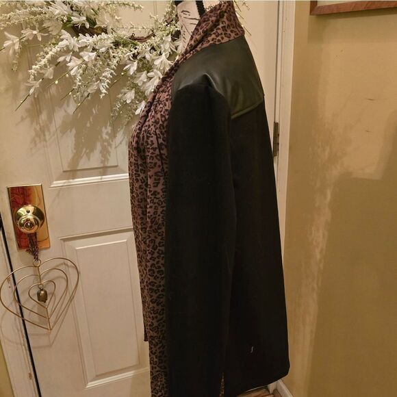 FAUX SUEDE/ FAUX LEATHER OPEN LEOPARD JACKET - Picture 5 of 8